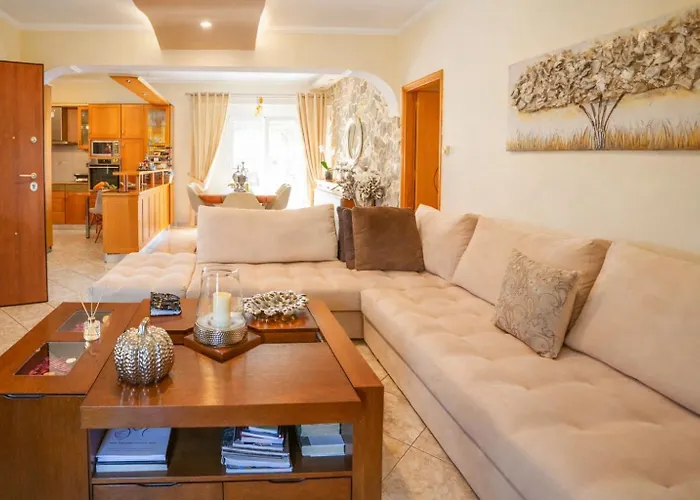 Elysian Private Pool & Garden View