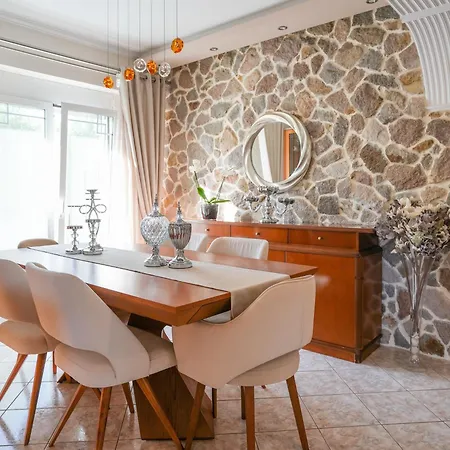 فيلة Villa Elysian Private Pool & Garden View *