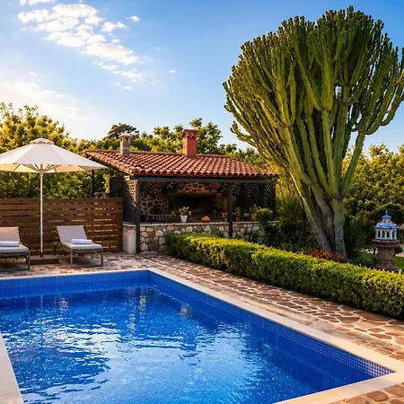 فيلة Elysian Private Pool & Garden View *