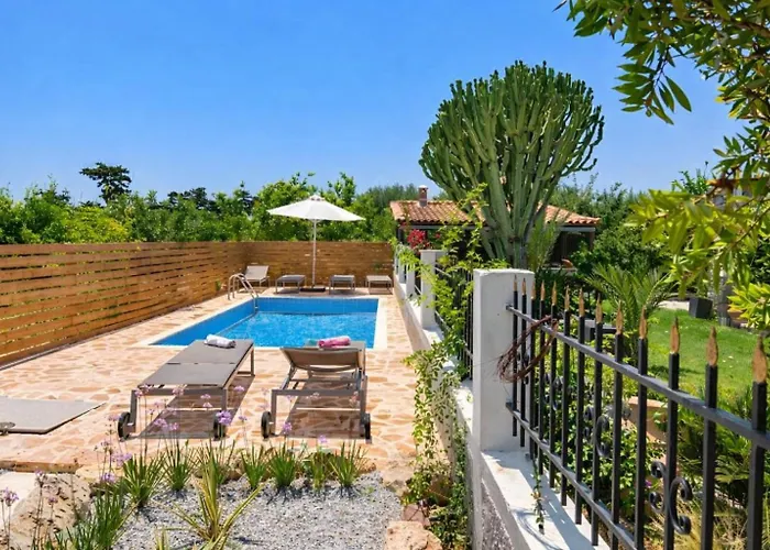 Villa Elysian Private Pool & Garden View Вилла Антимахия